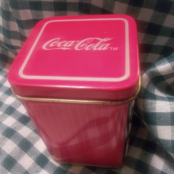 Coca cola candle with tin NEW NEVER USED - Picture 2 of 5